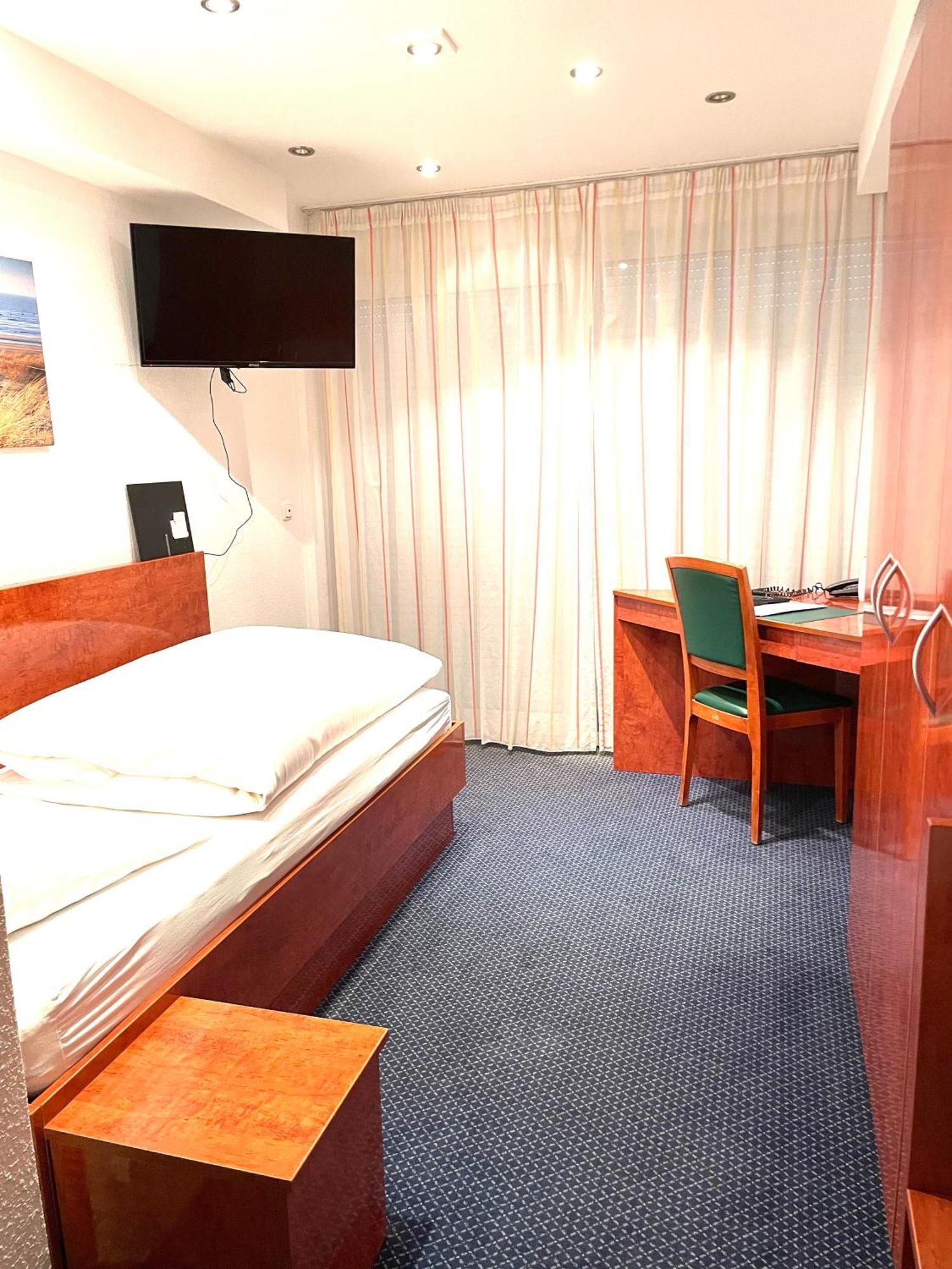 Hotel Merkenich Köln Ngoại thất bức ảnh